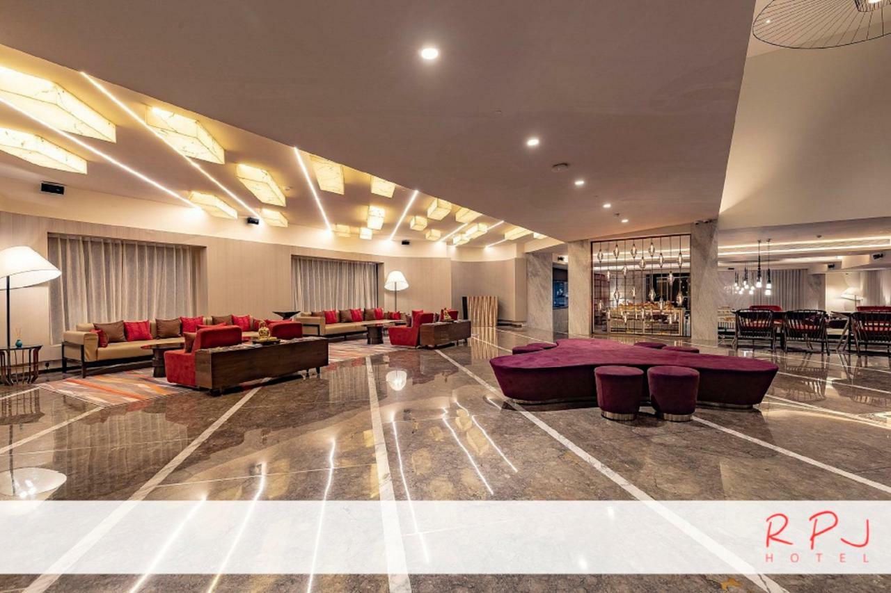 Rpj Hotel Rádžkót Exteriér fotografie