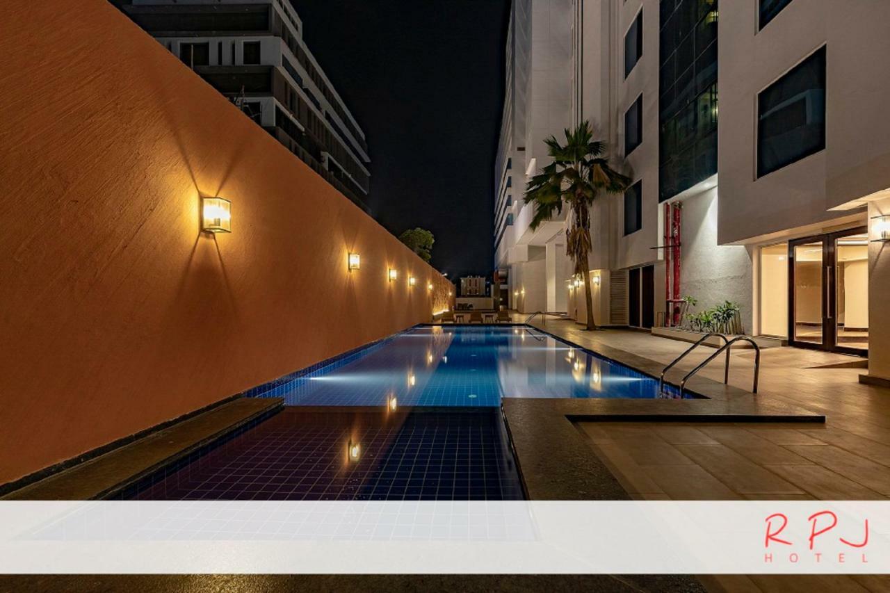Rpj Hotel Rádžkót Exteriér fotografie