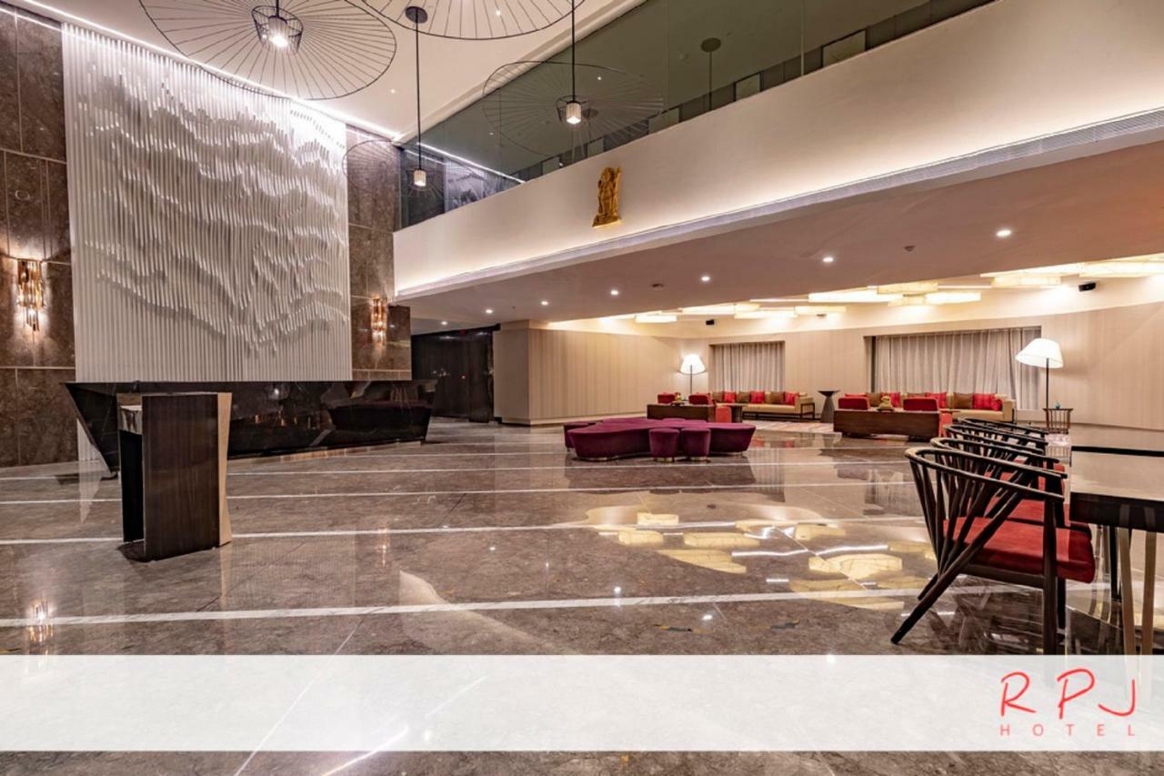 Rpj Hotel Rádžkót Exteriér fotografie