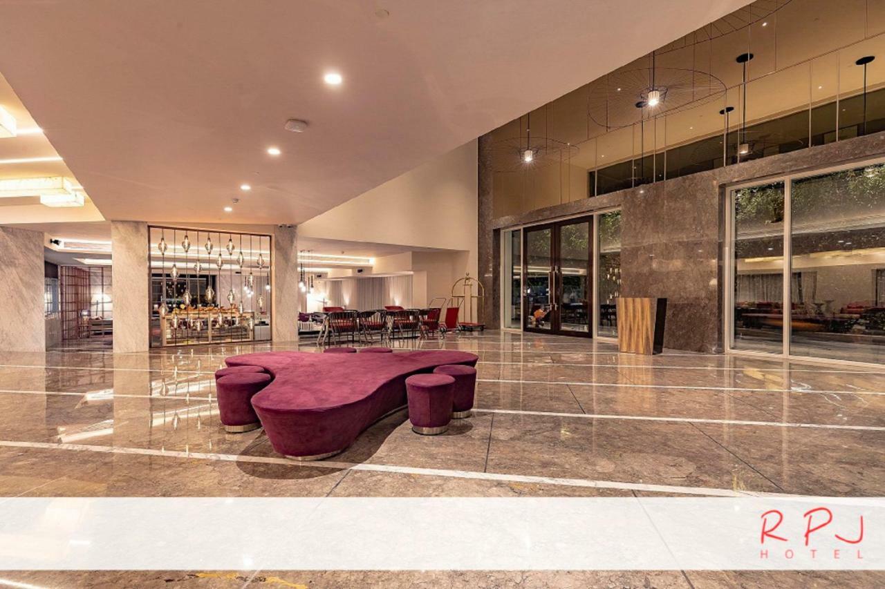 Rpj Hotel Rádžkót Exteriér fotografie